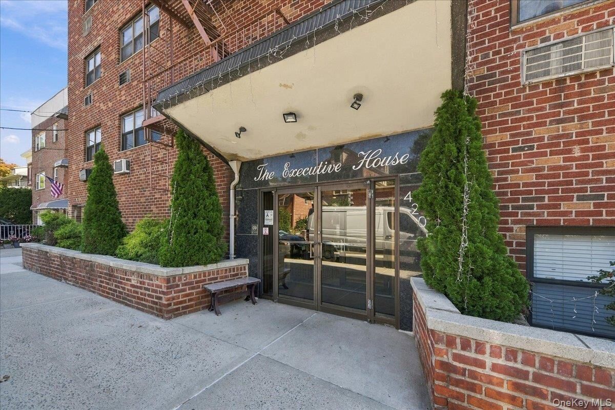 Property Photo:  4200 Herkimer Place 3B  NY 10410 