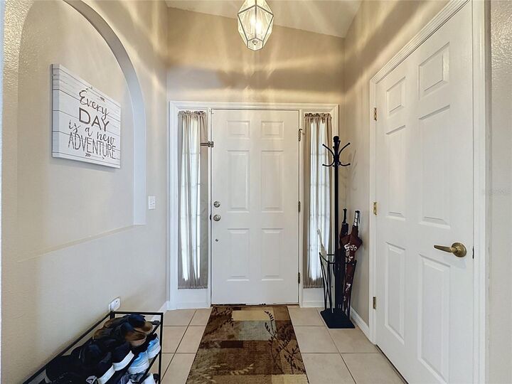 Property Photo:  866 Knightsbridge Cir  FL 33896 