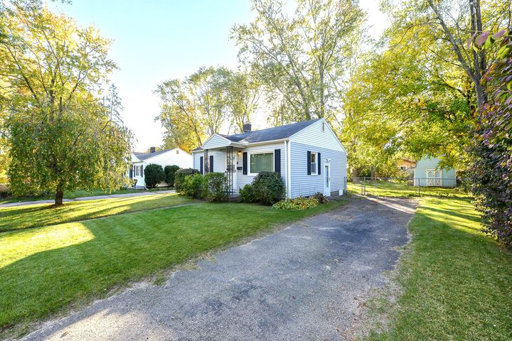 Property Photo:  501 Hollis Avenue  MI 48198 