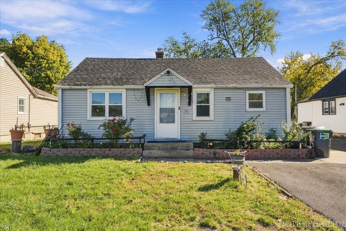 Property Photo: 1140 S Spencer Street IL 60505