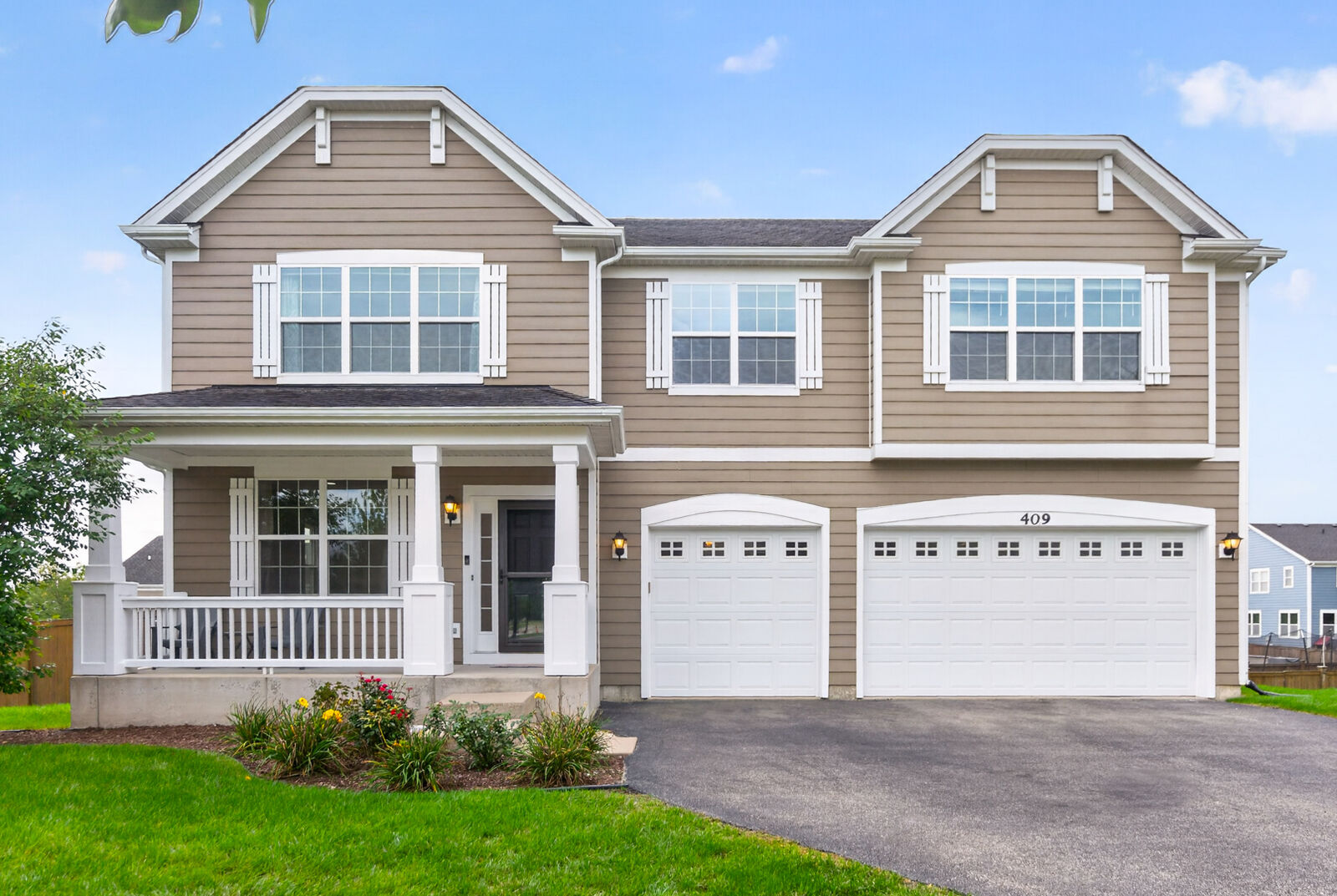 Property Photo:  409 Brockton Avenue  IL 60124 