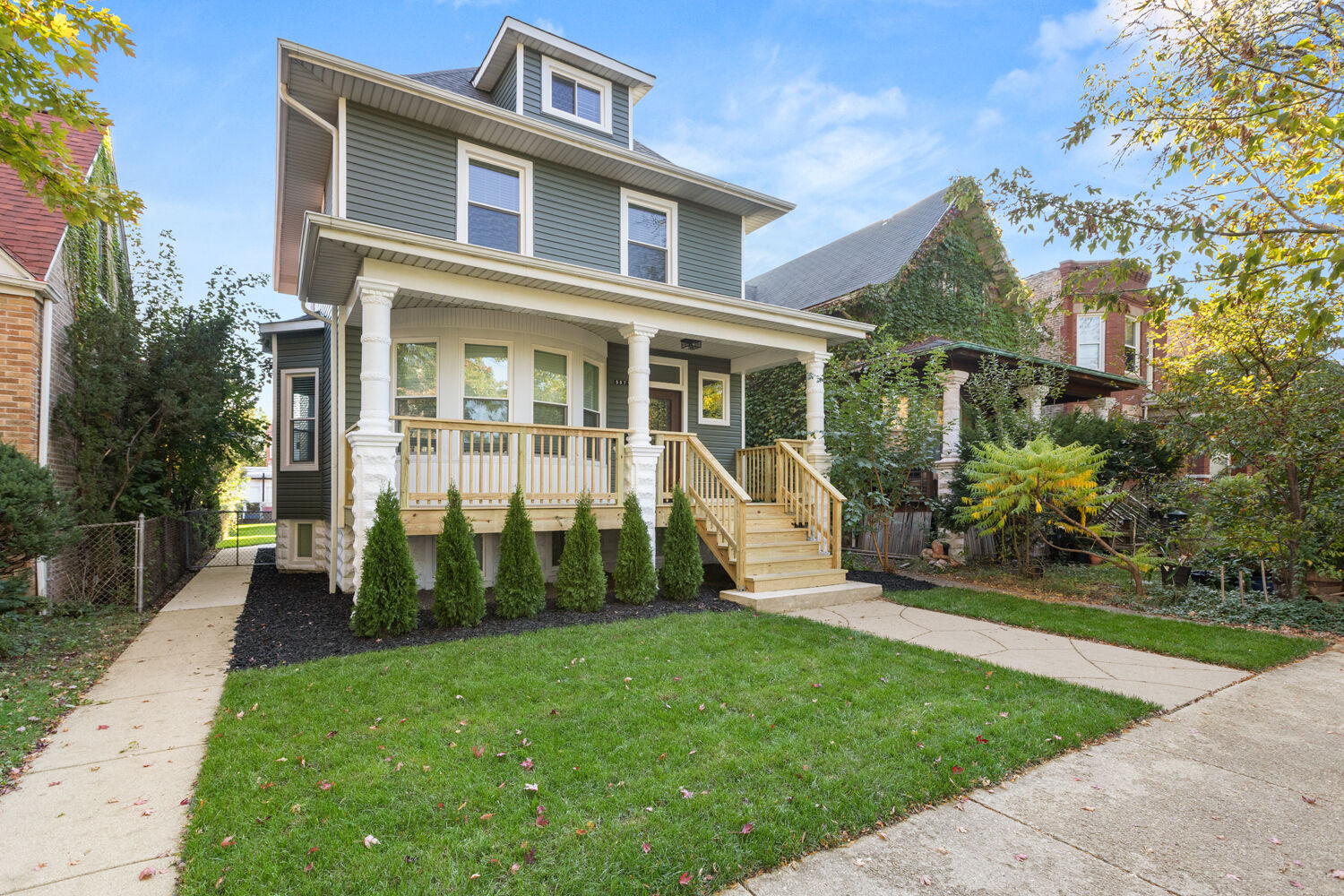 Property Photo: 5071 W Pensacola Avenue IL 60641