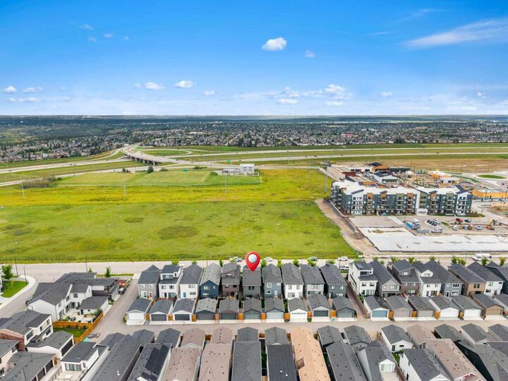 Property Photo:  15041 37 Street SW  AB T2Y 0R5 