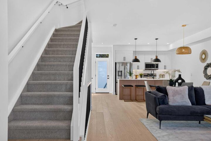 Property Photo:  2232 44 Street NW  AB T3B 0W4 