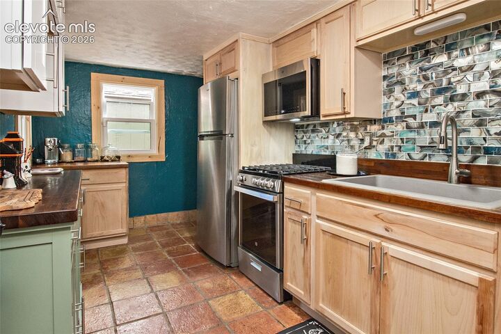 Property Photo: 8 Narrows Road CO 80829