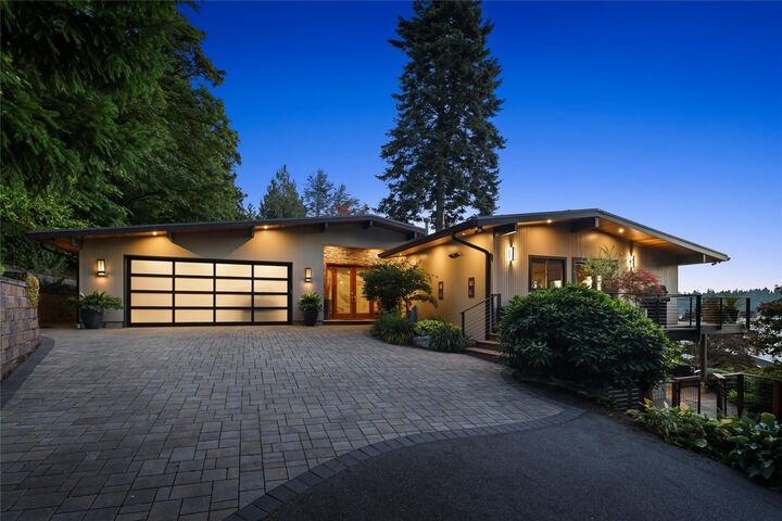 Property Photo: 13210 Holmes Point Drive NE WA 98034