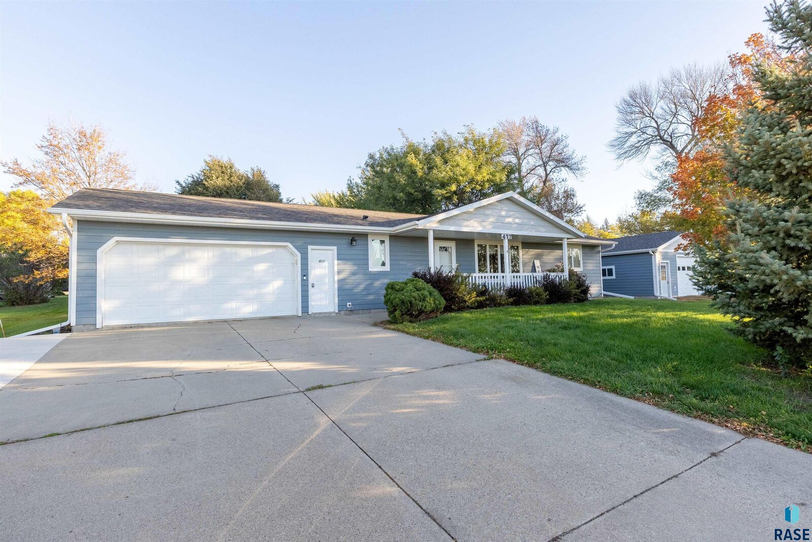 Property Photo: 437 Holder St IA 51241