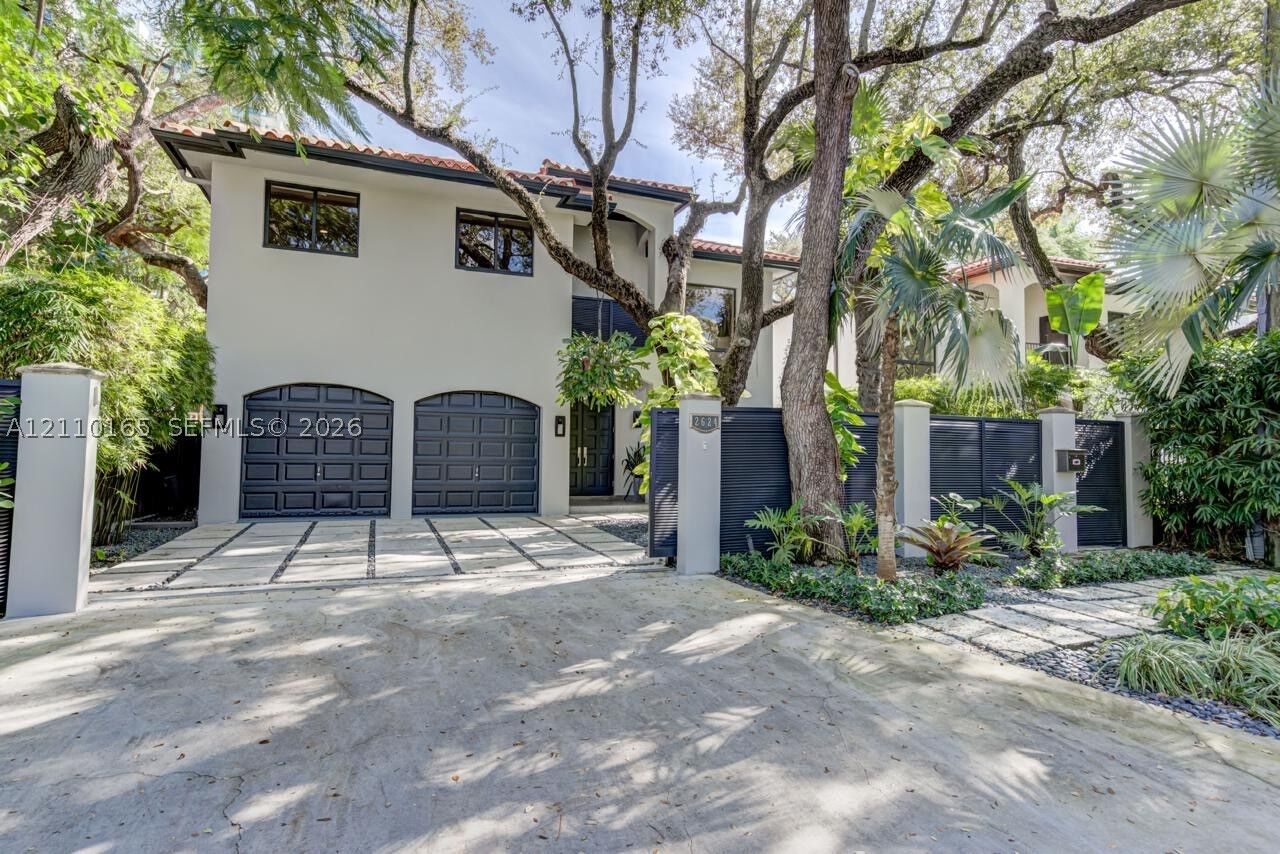 Property Photo:  2624 Lincoln Ave 2624  FL 33133 