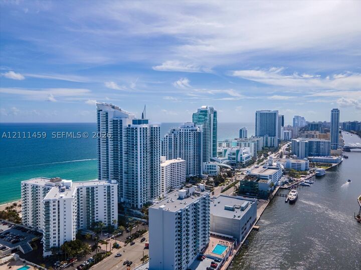 Property Photo:  3101 S Ocean Dr 2707  FL 33019 