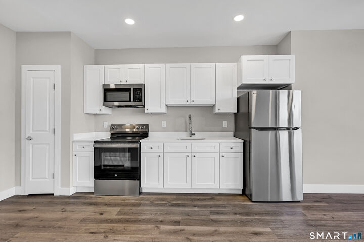 Property Photo: 1 West Main Street 3E CT 06451