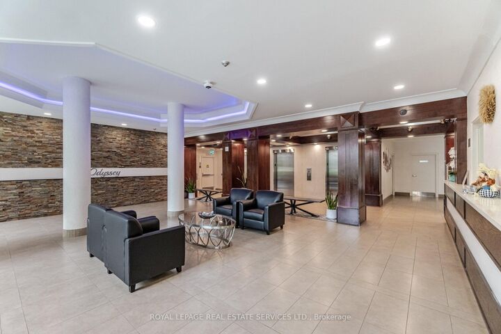 Property Photo: 250 Webb Drive Ph05 ON L5B 3Z4