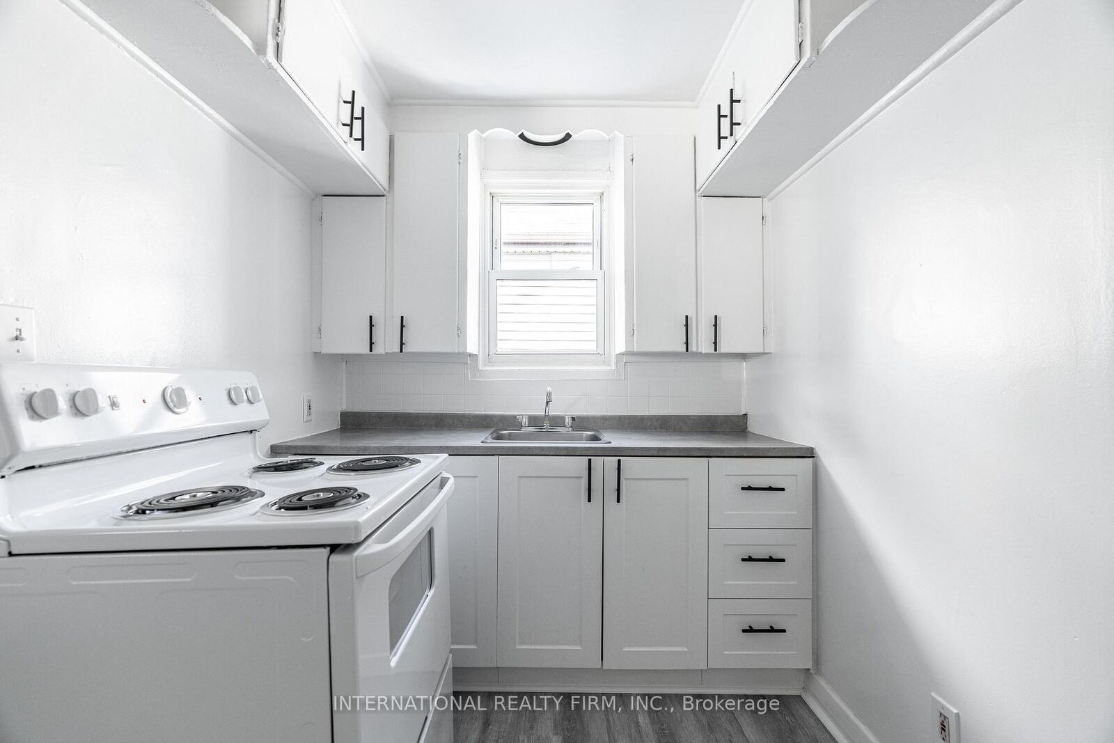 Property Photo:  229 Hamilton Road 5  ON N5Z 1P9 