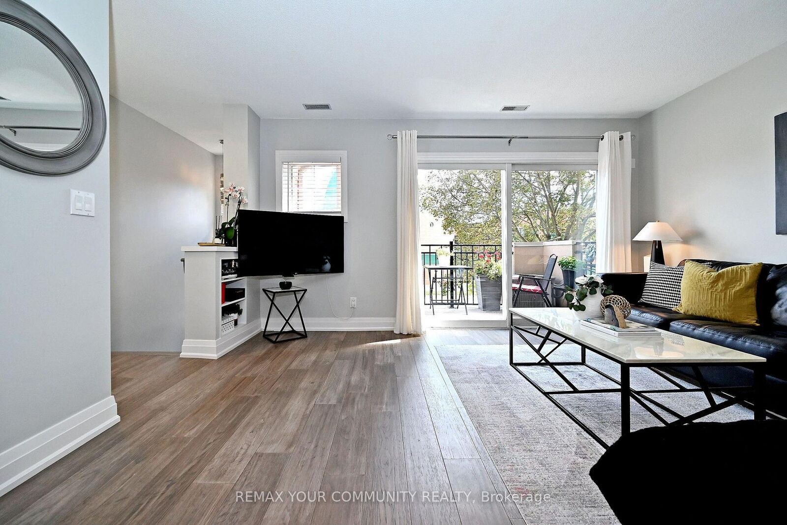 Property Photo:  1400 The Esplanade N/A N 805  ON L1V 6V2 