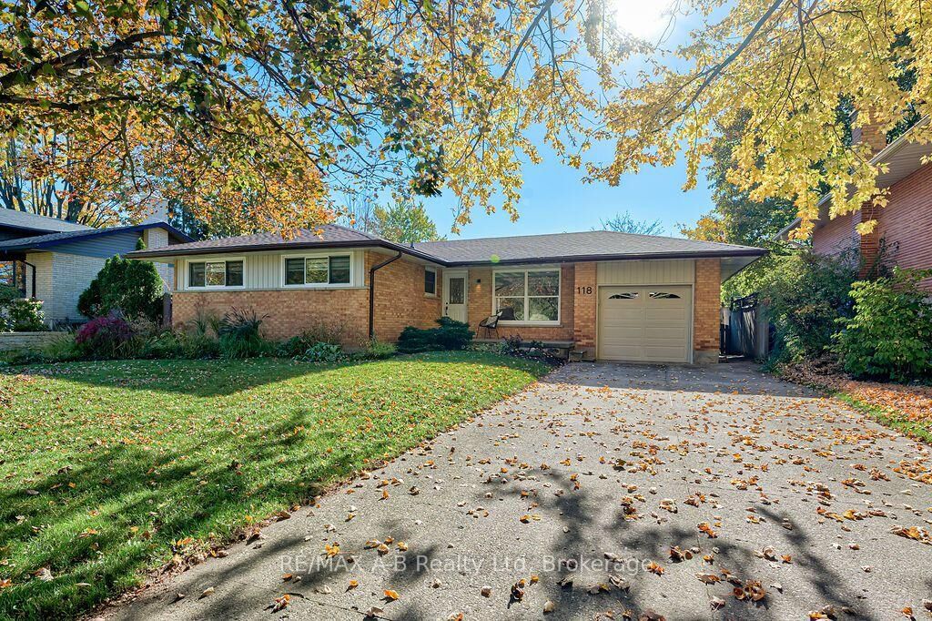 Property Photo: 118 Feick Crescent ON N5A 5X2