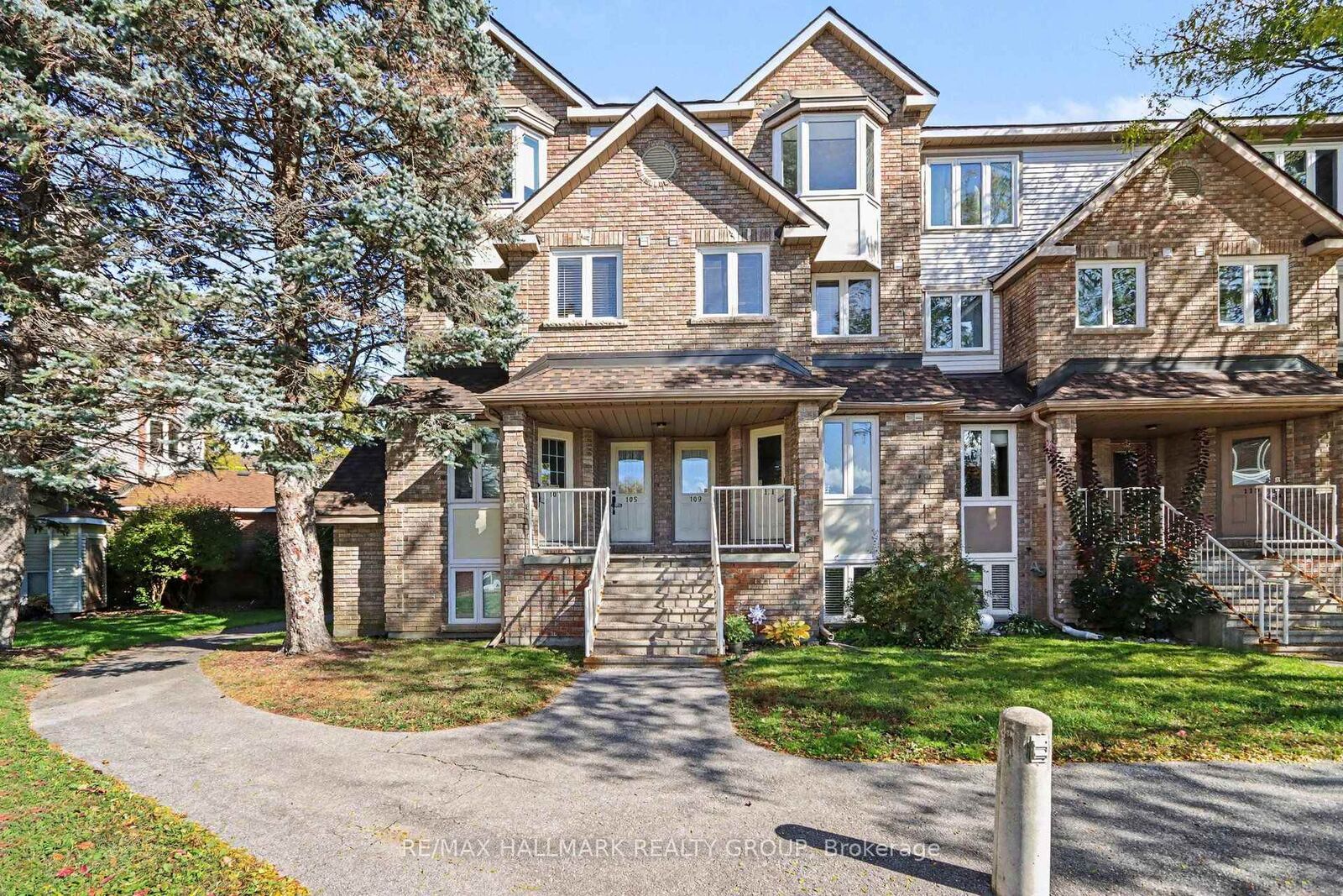 Property Photo:  109 Briston Private  ON K1G 5R1 