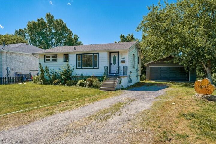 Property Photo: 1640 Mary Street ON K7M 5J1