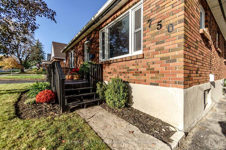 Property Photo: 750 Curtis Road ON K9H 2E7
