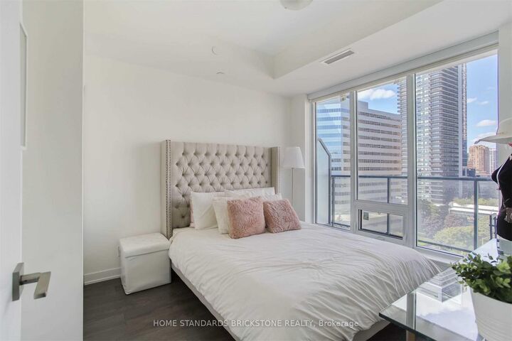 Property Photo:  28 Avondale Avenue 1101  ON M2N 0K2 