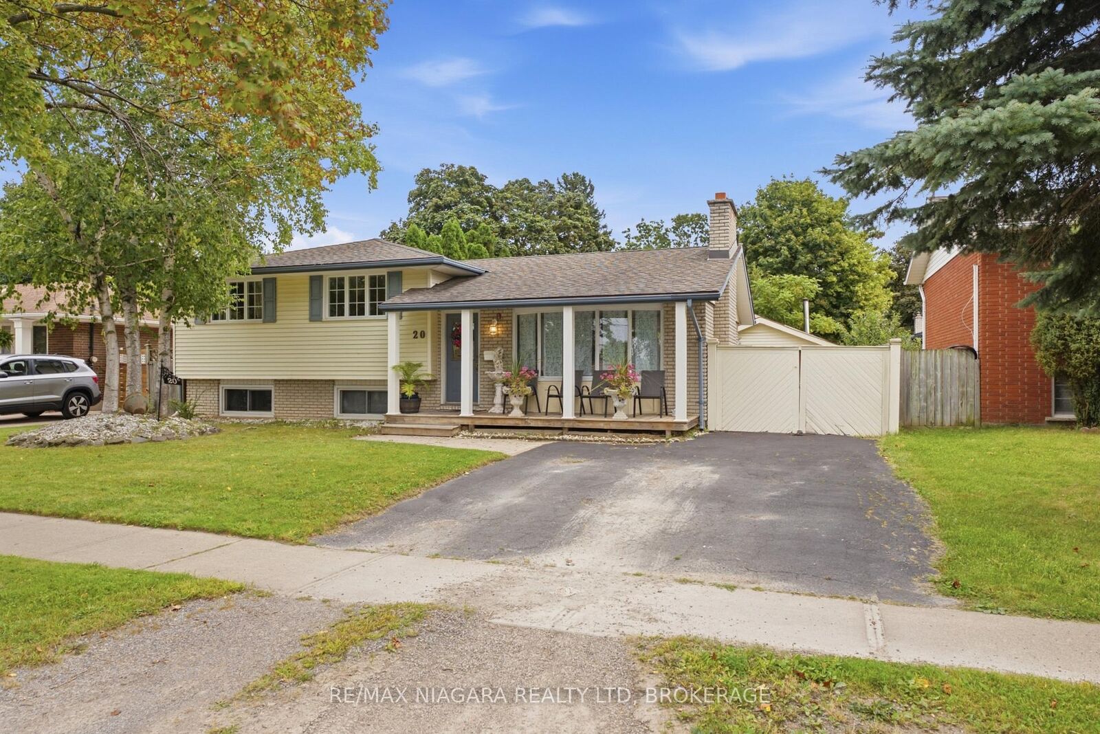 Property Photo:  20 Arthur Street  ON L2M 1G9 