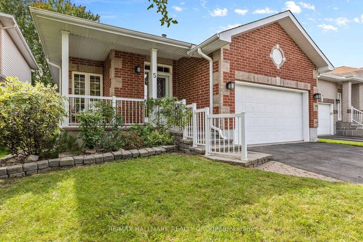 Property Photo:  5 Rayburn Street  ON K2K 3K8 