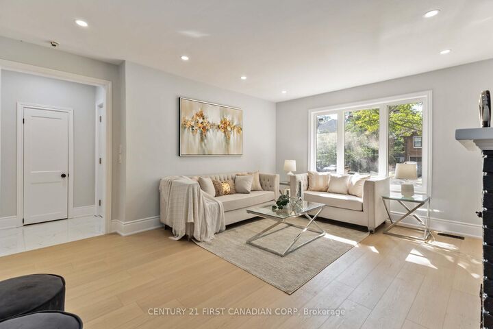 Property Photo:  122 Windsor Crescent  ON N6C 1V8 