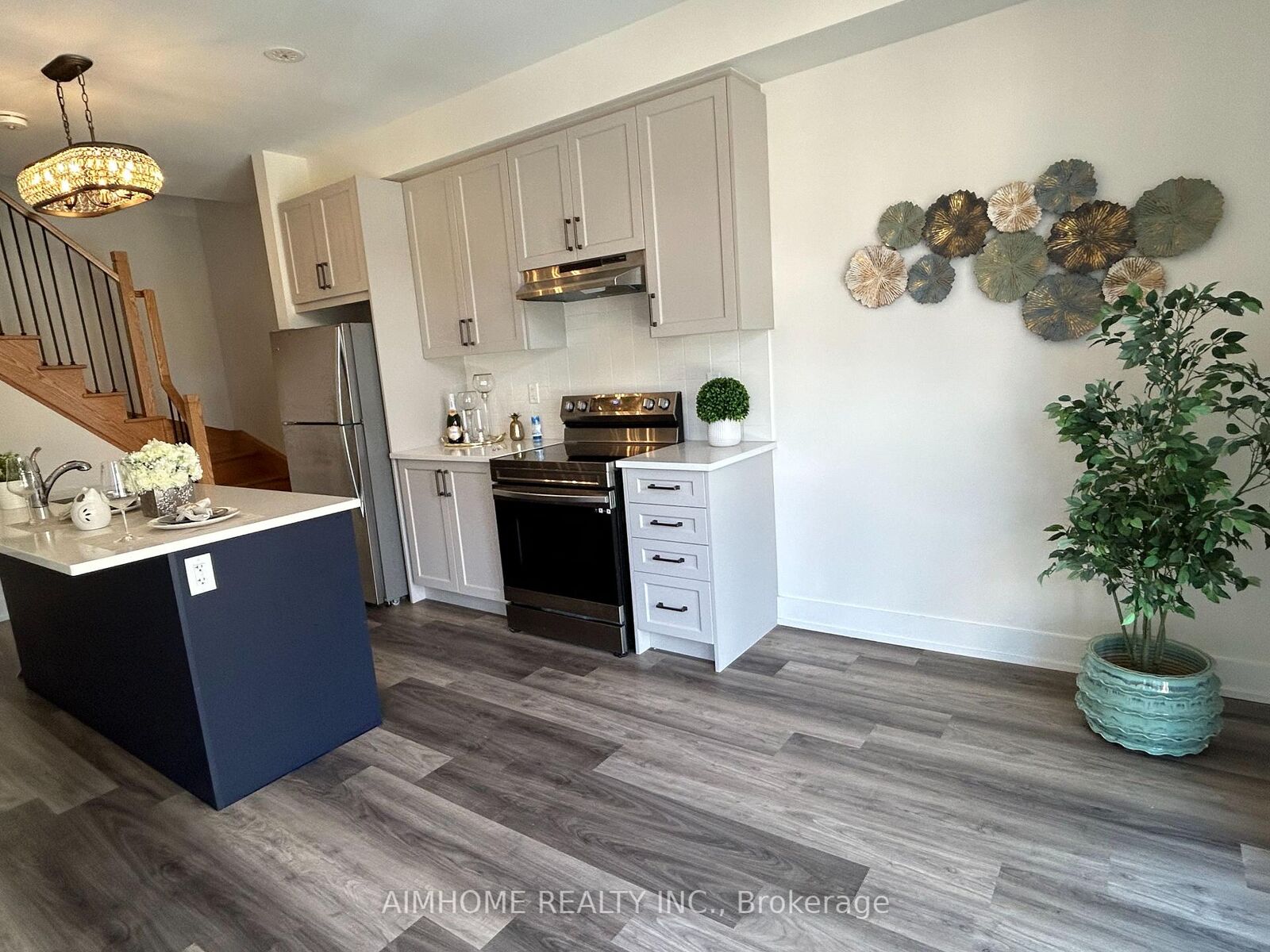 Property Photo:  7 Phelps Lane 2  ON L4E 1J4 
