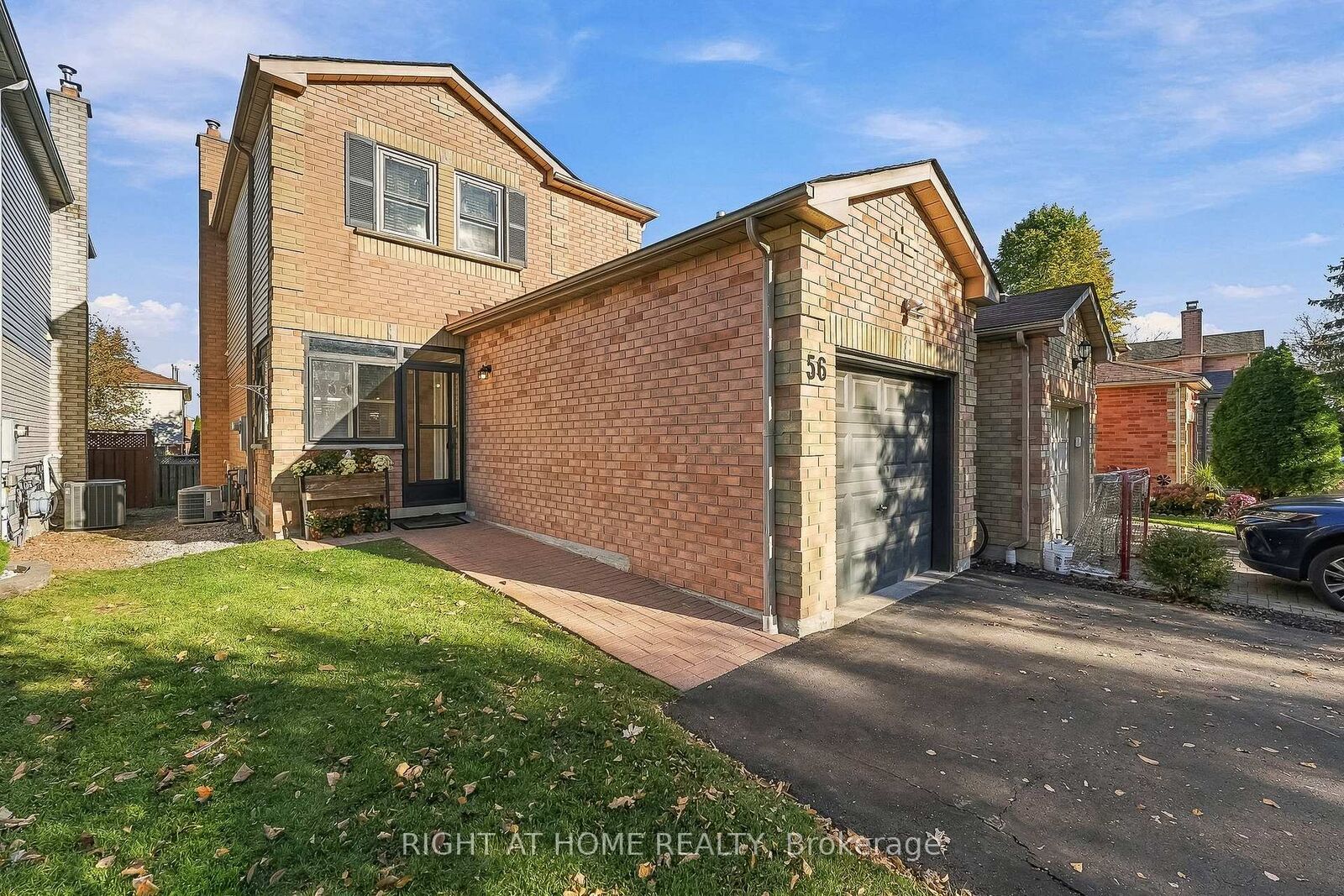 Property Photo:  56 Teddington Crescent  ON L1R 1S5 