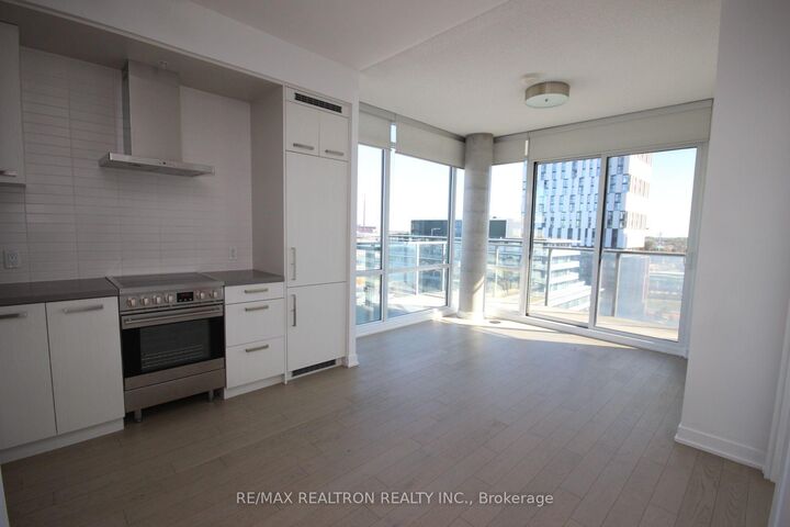 Property Photo:  455 Front Street E N1008  ON M5A 0G2 