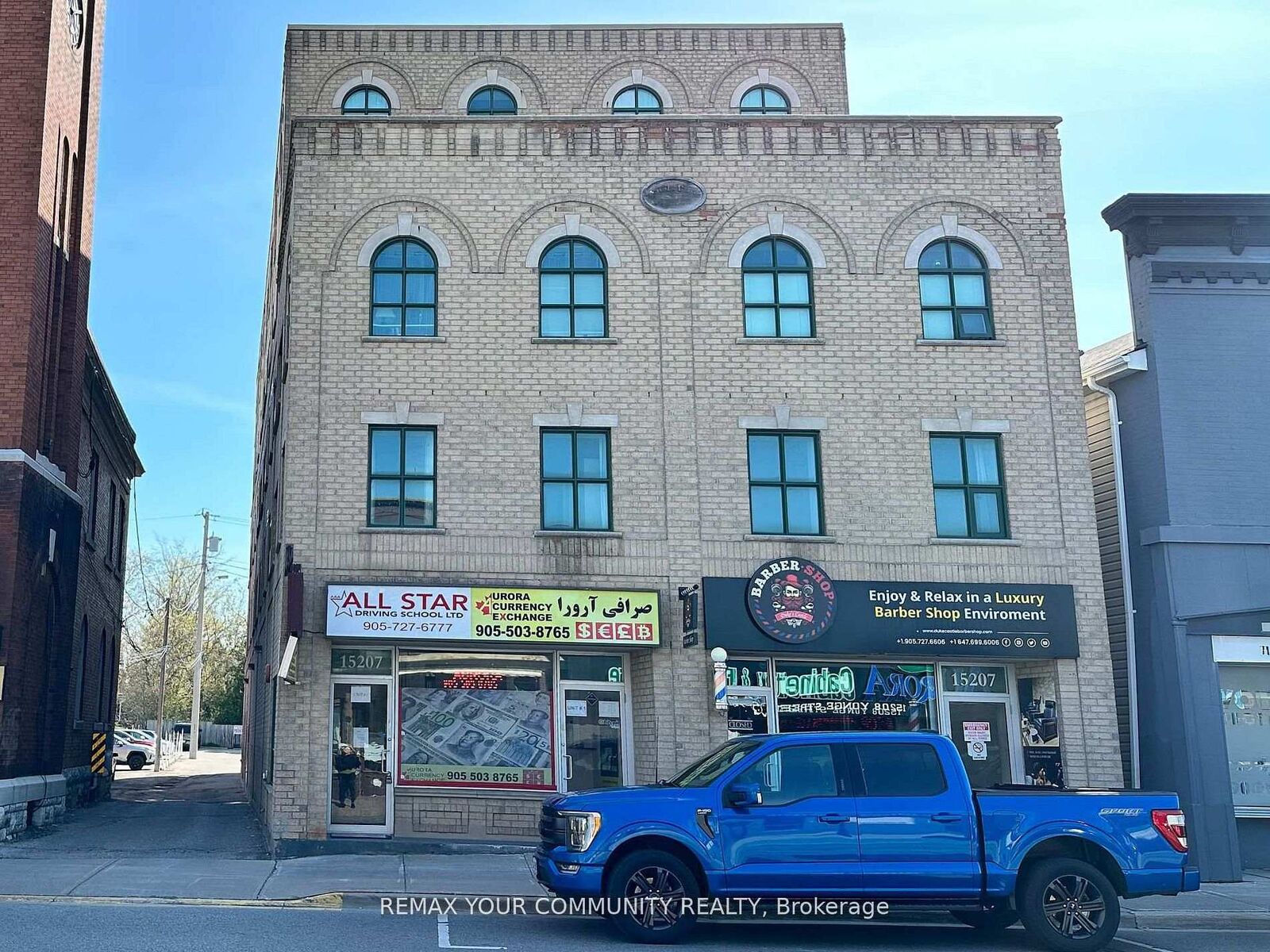 Property Photo:  15207 Yonge Street 305  ON L4G 1L8 