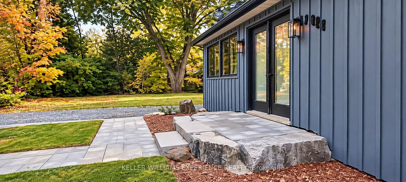 Property Photo:  2035 Northern Avenue  ON L9S 1Z4 