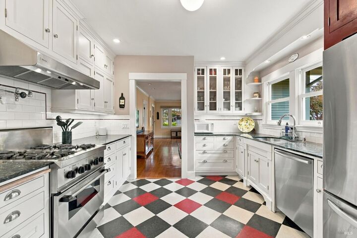 Property Photo:  637 Wright Street  CA 95404 