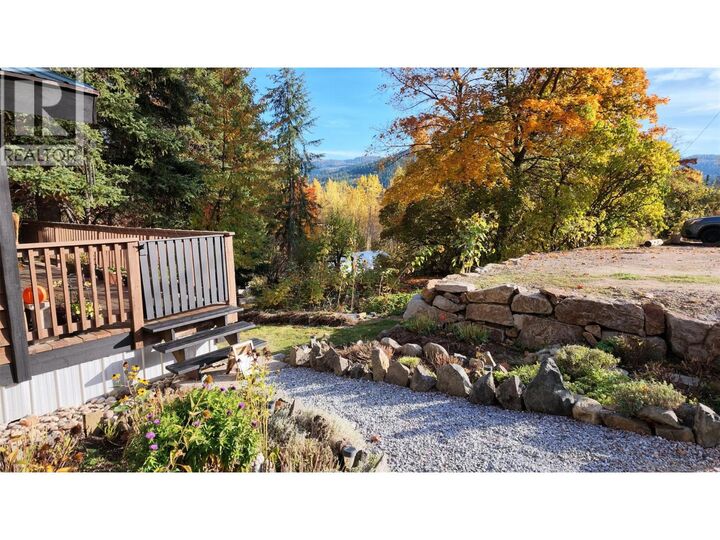Property Photo: 1380 Queen Street BC V0G 1Y0