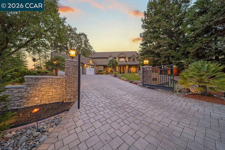 Property Photo:  101 Amigo Ln  CA 94596 