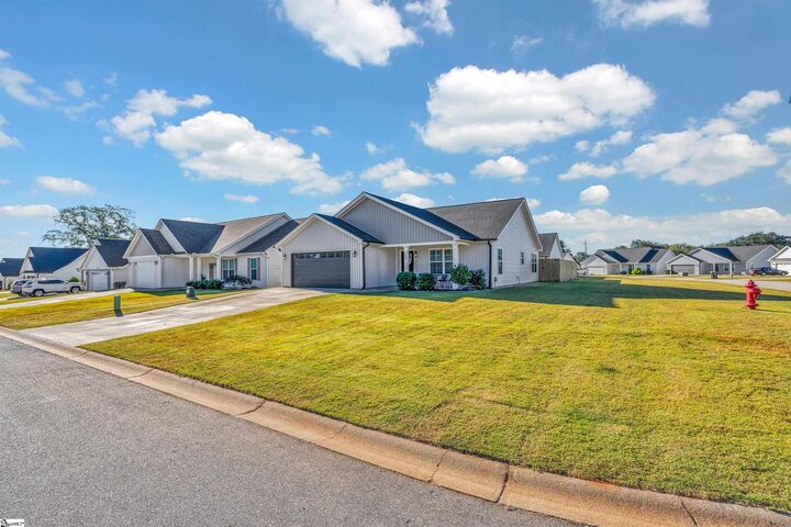Property Photo:  123 Lily Way  SC 29365 
