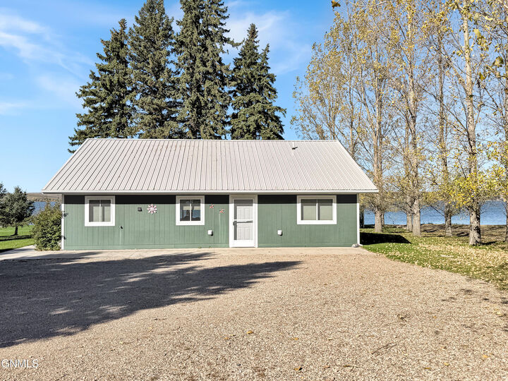 Property Photo:  8561 10th Street NE  ND 58445 