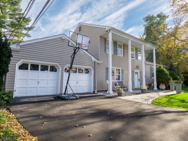 Property Photo: 7 Fernwood Pl NJ 07054