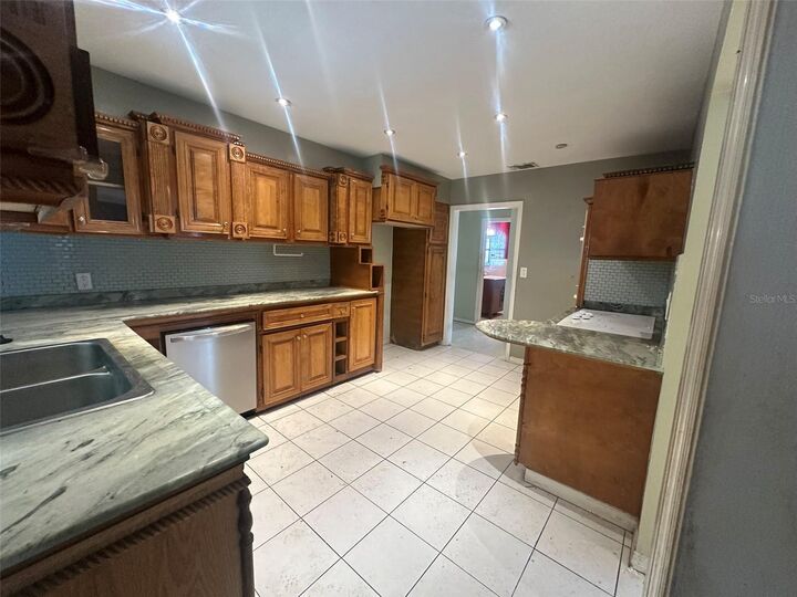 Property Photo:  4133 Narvarez Way S  FL 33712 