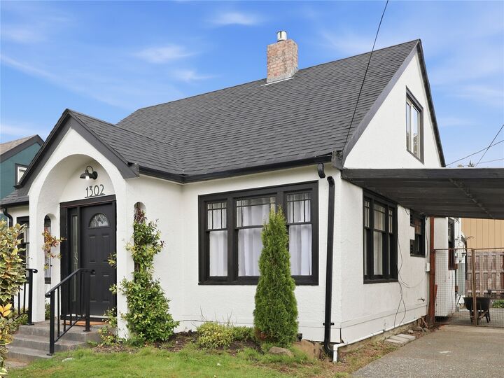 Property Photo:  1302 W 5th Street  WA 98520 