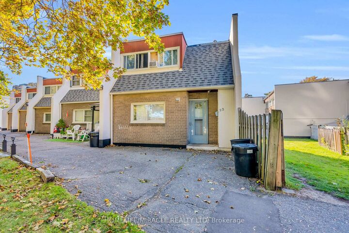 Property Photo:  2901 Jane Street 93  ON M3N 2J8 