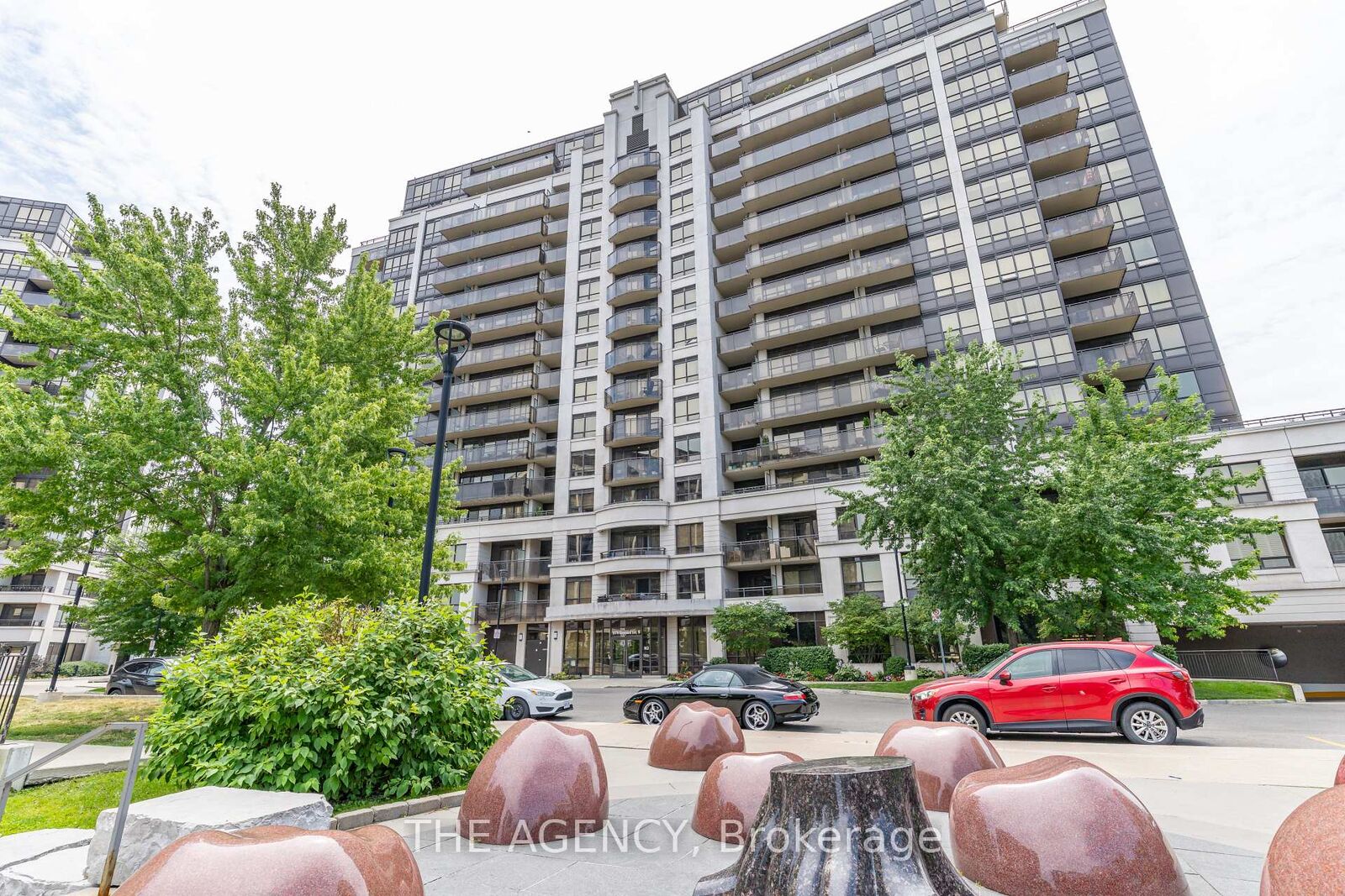 Property Photo:  1070 Sheppard Avenue 1004  ON M3J 0G8 