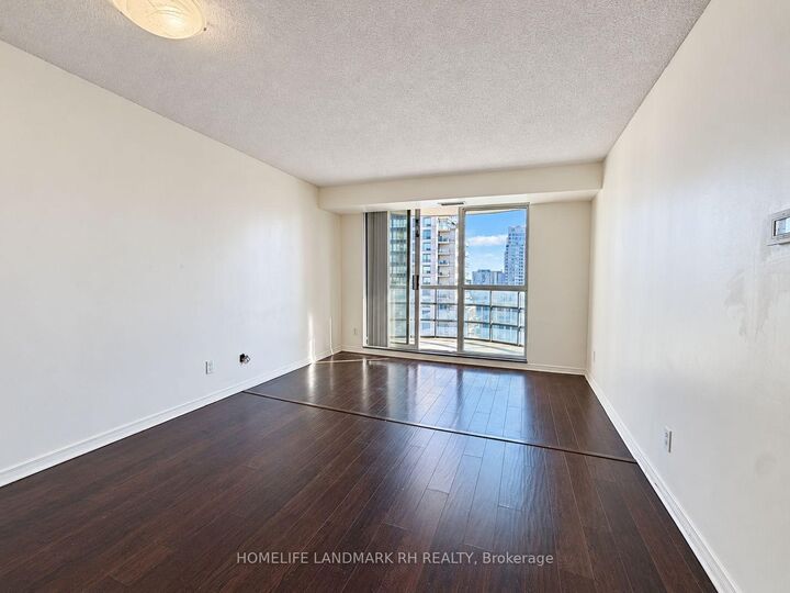 Property Photo:  8 Hillcrest Avenue 1916  ON M2N 6Y6 