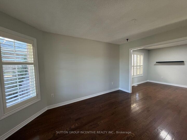 Property Photo:  29 Raquel Street  ON L4N 9S4 