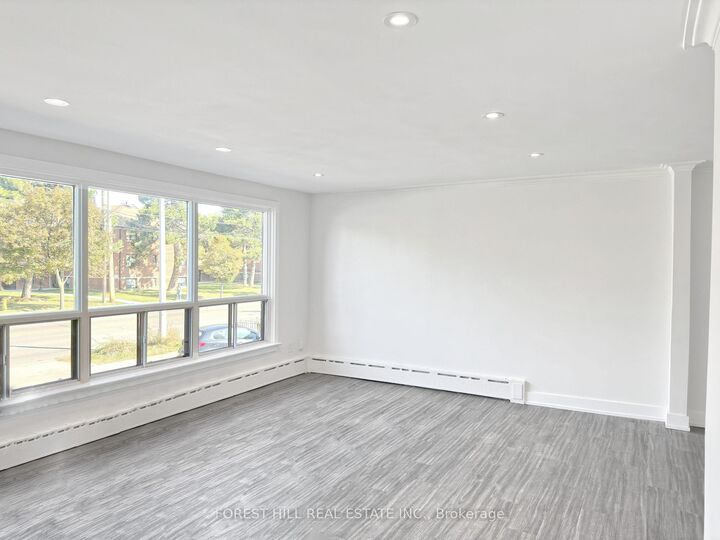 Photo de la propriété:  443 Wilson Avenue #2  ON M3H 1T5 