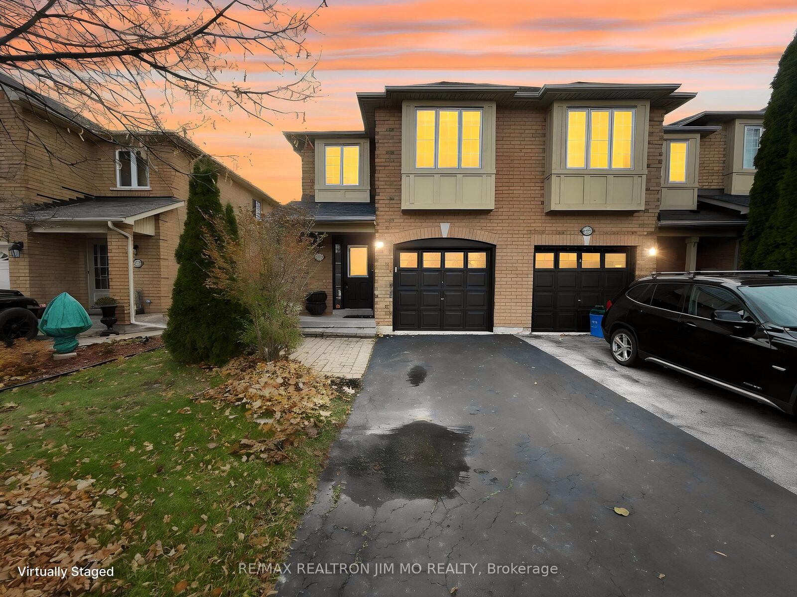 Property Photo:  2272 Hummingbird Way  ON L6M 4B1 