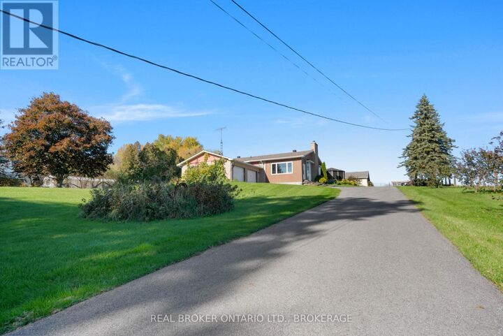 Property Photo:  18749 Paragon Road  ON K6H 5R5 