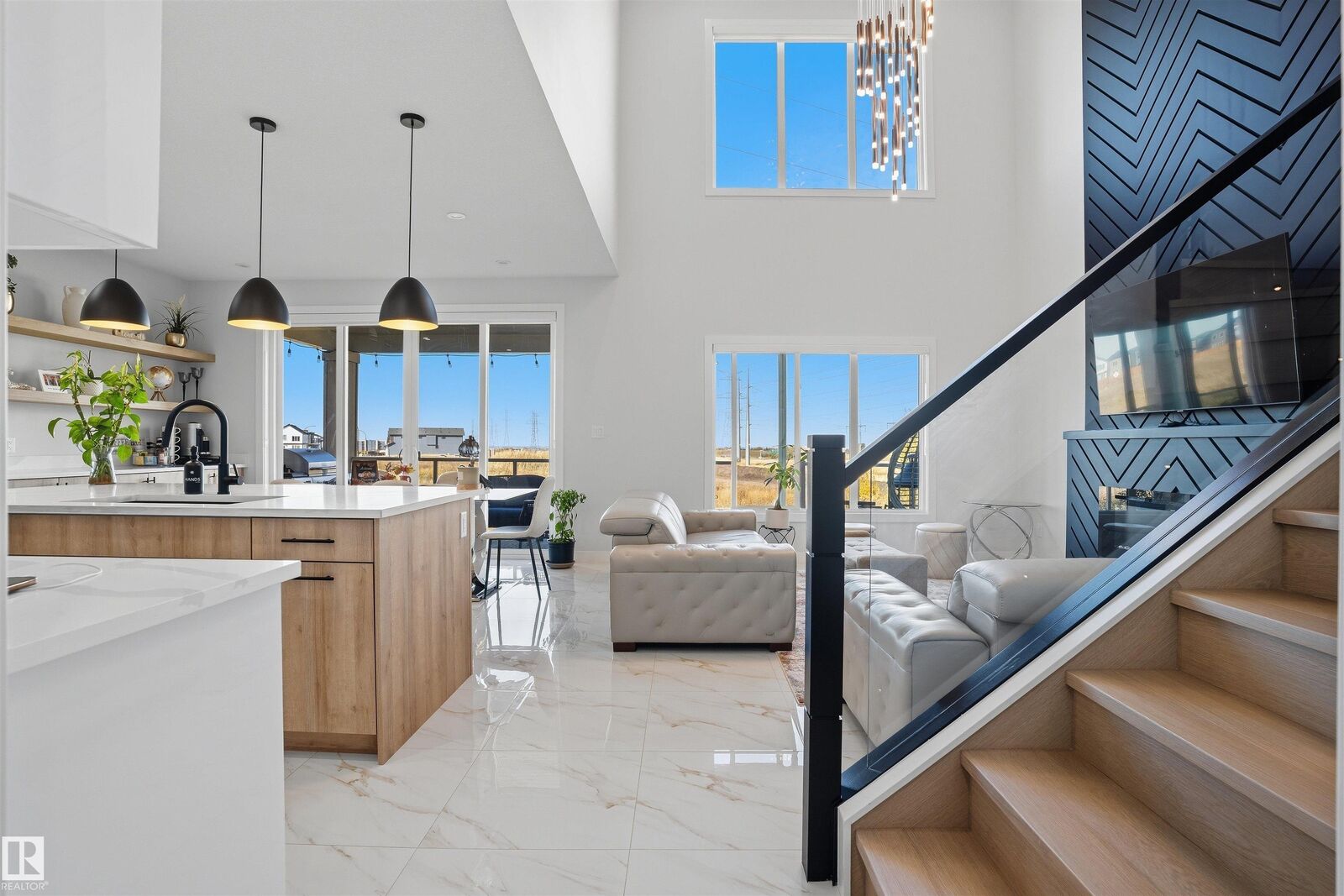 Property Photo:  104 25 Street SW  AB T6X 3K3 