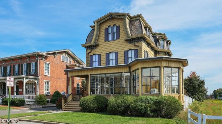 Property Photo:  152 Main St  NJ 08822 