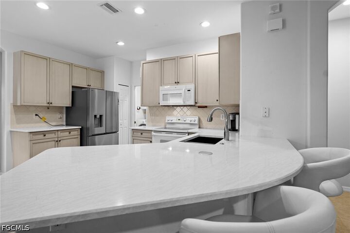 Property Photo:  10511 Diamante Way  FL 33913 