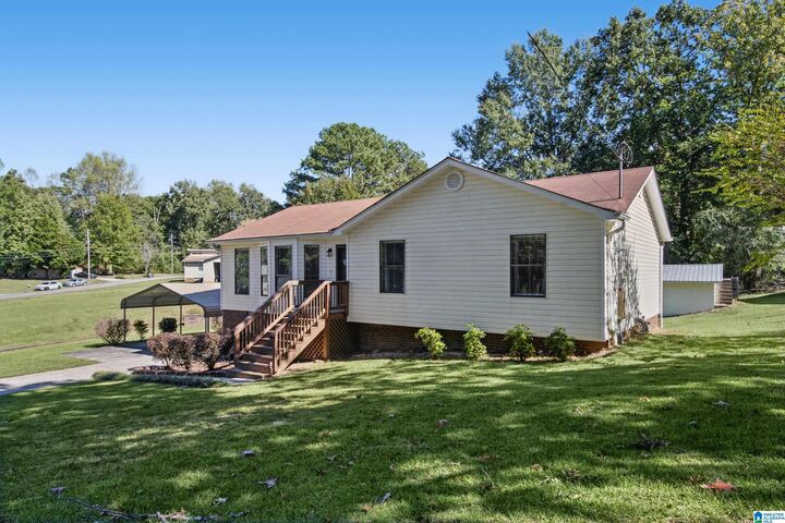 Property Photo: 2100 Edenwood Drive AL 35023