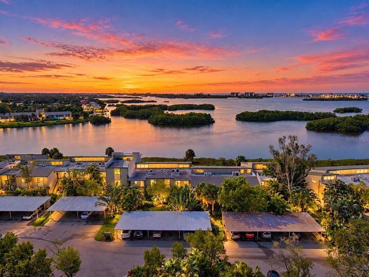 Property Photo: 1518 Pelican Point Drive 257 FL 34231